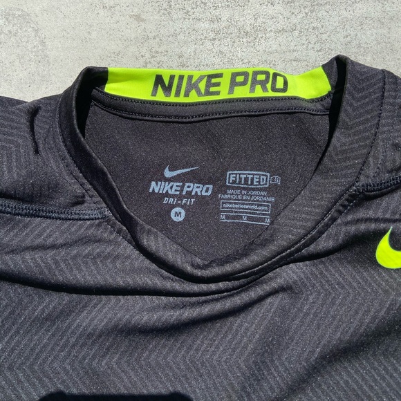 Nike Pro Long Sleeve Dri-Fit - Black striped - Picture 2 of 3